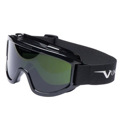 Окуляри захисні закриті для зварювальників із непрямою вентиляцією UNIVET 601.02.06.50