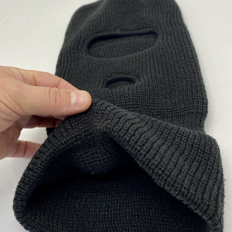 Шапка балаклава, в'язана з отвором