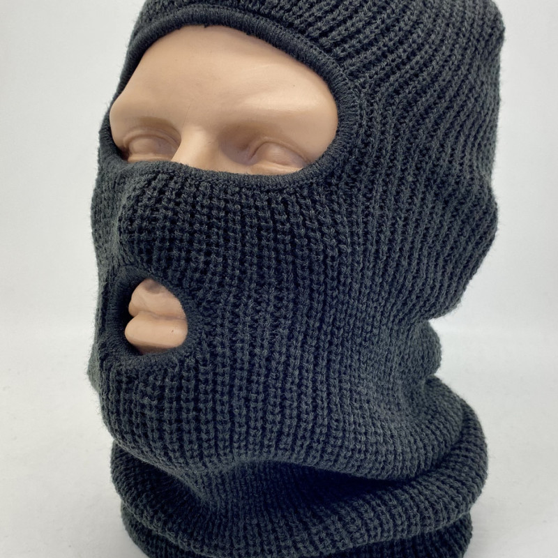 Шапка балаклава, в'язана з отвором